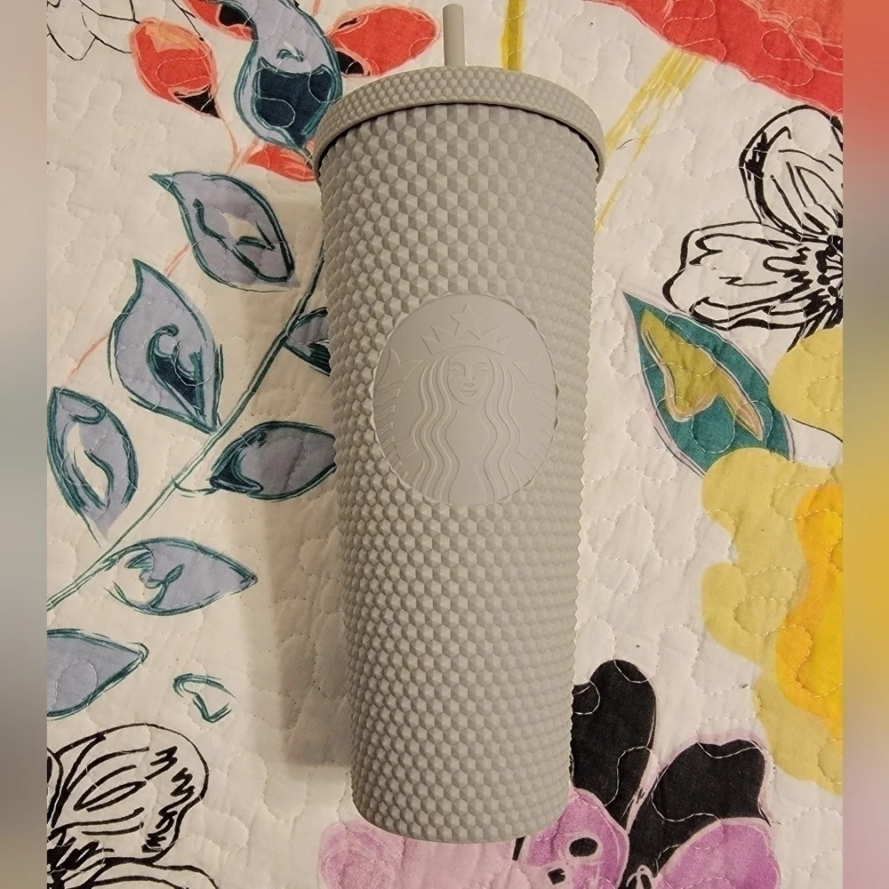NWT Starbucks Light Gray Matte Studded Venti Tumbler LATAM 2022 Release